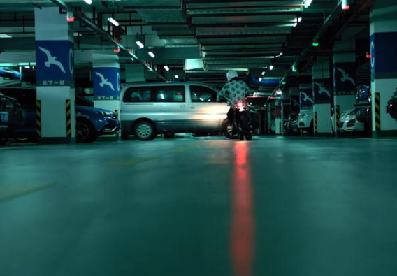 《绝密追击》徐伟栋饰演的陈家浩，残忍、狠毒、多疑