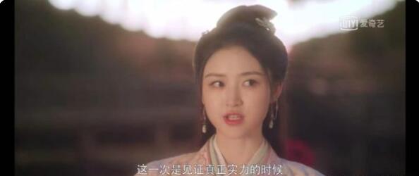 《潇洒佳人淡淡妆》是由曲荣达执导，孔雪儿、晏紫东领衔主演