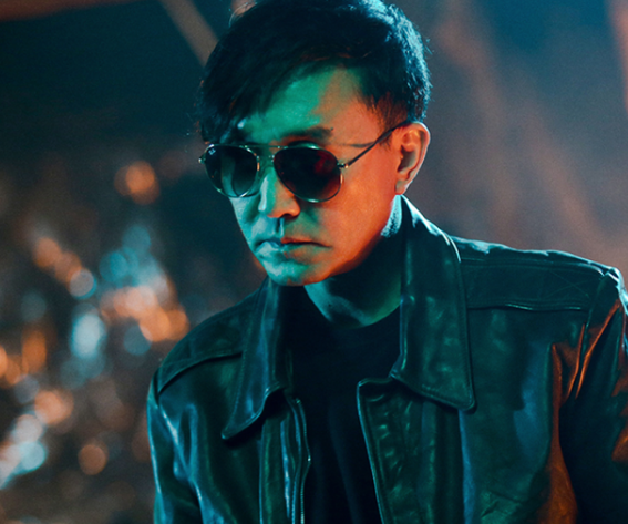 《超级的我》一部科幻题材的奇幻冒险片