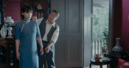 《第一炉香》故事前后呼应一气，这就是爱玲文字苍凉迷茫的动人之处。