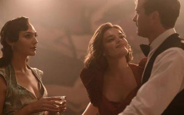 《尼罗河上的惨案》首映飘红，在最新一期北美周末票房排行榜上力拔头筹。