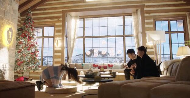 《假日暖洋洋2》终于看到一部真正意义上的都市轻喜剧