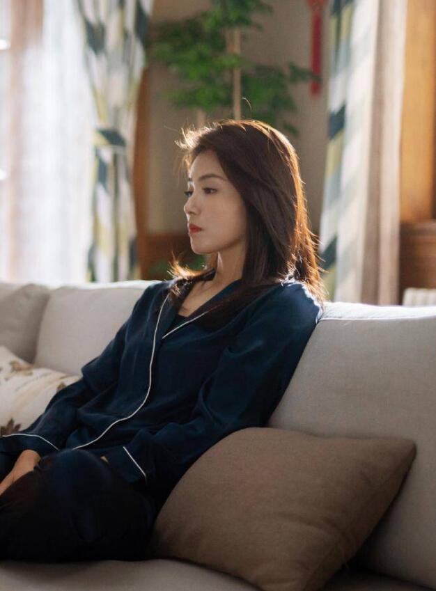 《假日暖洋洋2》终于看到一部真正意义上的都市轻喜剧