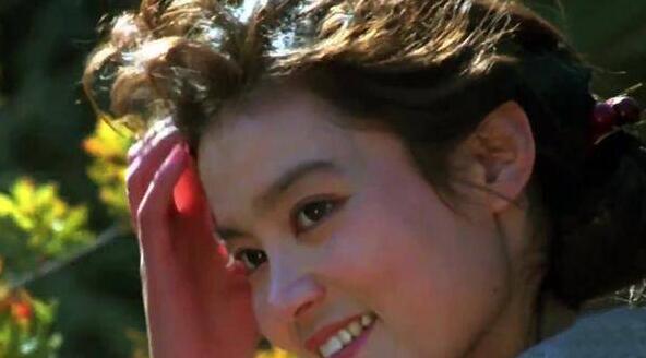 《老闺蜜》新海报出炉，让我们再次领略到了五位大美女的优雅风采。