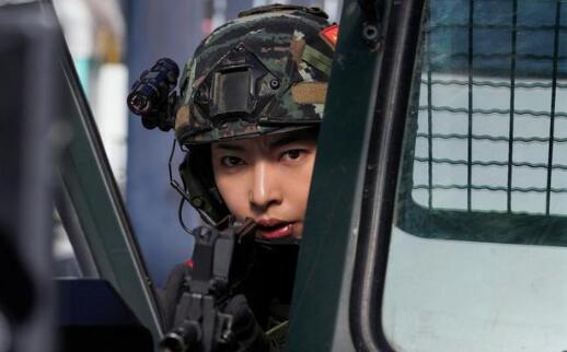 《特战行动》真实感受到了，作为一个军人，为了任务他们十项全能