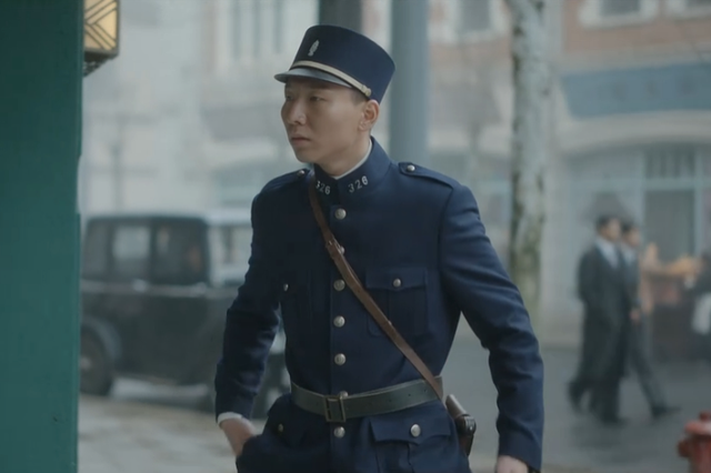 《了不起的D小姐》胡学成变坏，其行为令人斥责。