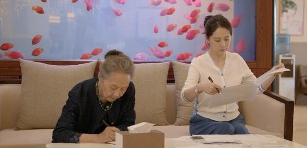 《心居》“女子本弱，为母则刚”。