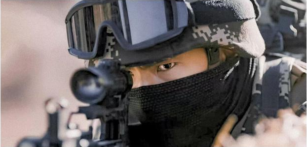 《特战荣耀》恭喜燕破岳喜提军旅生涯中第三位老师！