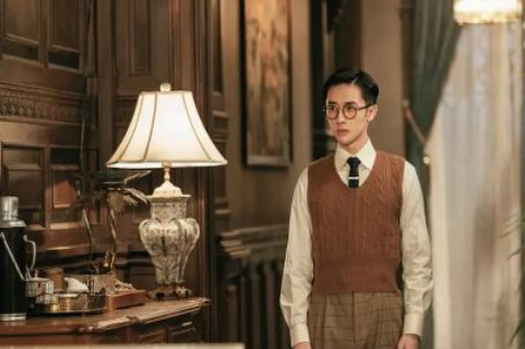 《传家》：易钟杰结局反转。这个下意识的动作暴露了对阿媛的感情