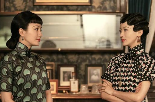 《传家》里的女性角色她帅了，网友：本来以为是宅斗，没想到这么火