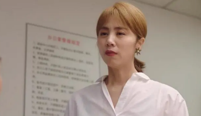 《妻子的选择》孙莉：曾是唐人一姐，嫁黄磊宠18年，今年复出搞事业