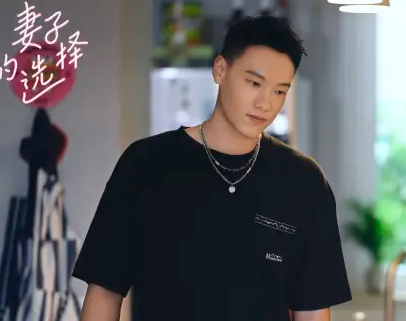 《妻子的选择》如何实现类型创新？女性成长与婚姻谍战