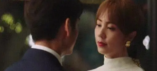 《妻子的选择》孙莉：曾是唐人一姐，嫁黄磊宠18年，今年复出搞事业