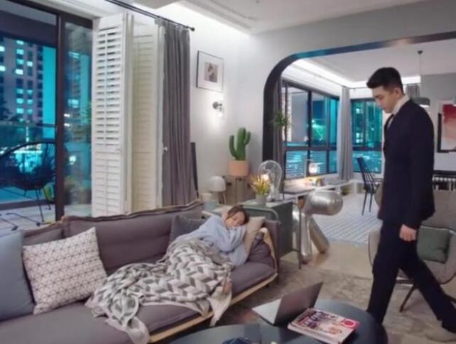 《遇见璀璨的你》“已逝”前女友现身吓坏季默，“”他“”竟无从抉择