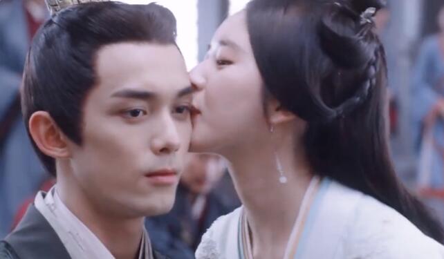 《星汉灿烂》：原著中未播的高甜镜头，凌不疑放手后程少商紧紧抱着凌不疑