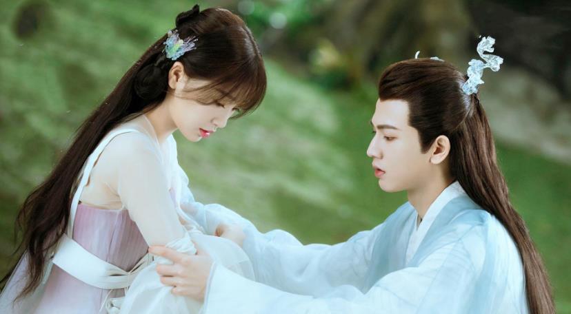 《苍兰诀》：当东方青苍不懂爱情的时候，小兰花已经两次爱上长珩了。