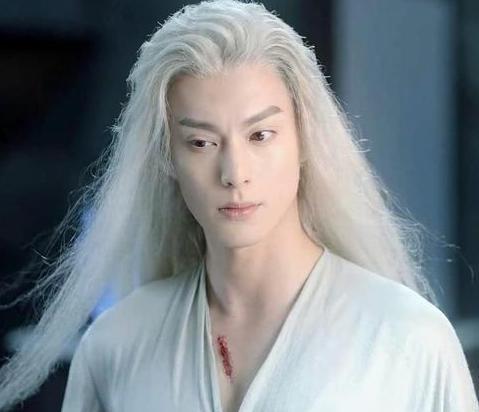 《苍兰诀》持续升温，王鹤棣从古装丑男一跃成为男神，微博粉丝暴涨