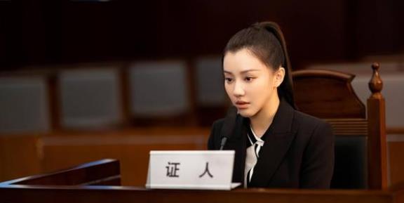 《玫瑰之战》唐小樱出庭作证宋婚内出轨，顾念胜诉。