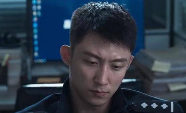 《罚罪》赵鹏翔拉拢常征，让他做自己的靠山，常征亲自送他进监狱。