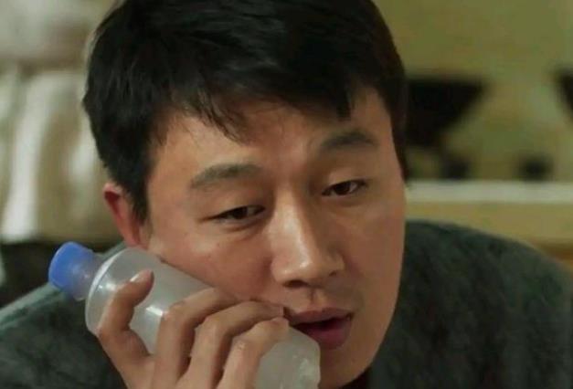 《消失的孩子》作为一部生活剧或者推理剧，在剧情上非常成功，非常吸引人。