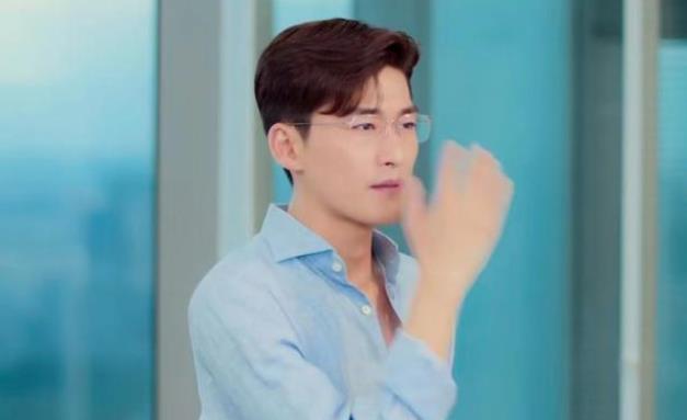 《东八区的先生们》每一个都是让观众感到新颖感，同时也能让观众看到曾经的自己。