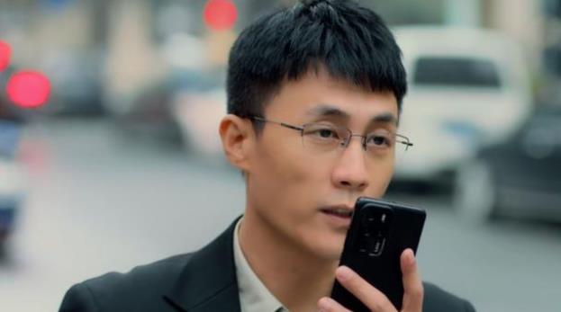 《东八区的先生们》开播两天，就有一大批人弃剧，理由让人无法反驳。