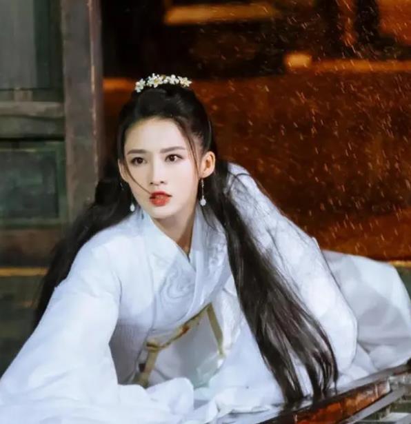 《请君》播出后备受争议，争议点主要配音和演技匹配上。