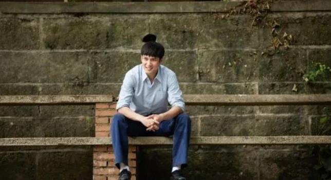 《沸腾人生》第一部对焦、刻绘重卡发展史作品