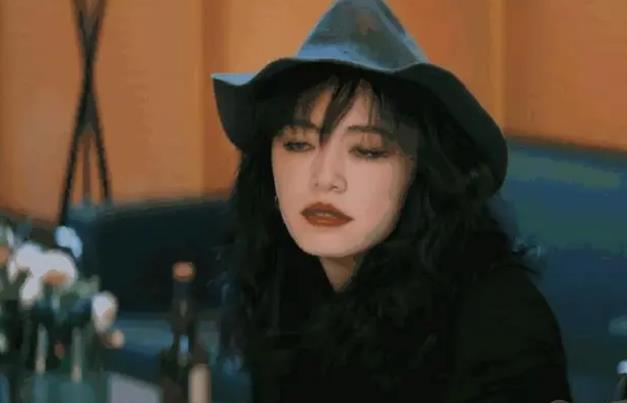 《摇滚狂花》热度还可以，但是口碑却很一般