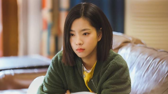 《摇滚狂花》面对叛逆期的女儿，一言不合就被推进水