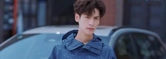 《追光者》散播着人间大爱，正能量满满却掩不住两个缺憾。