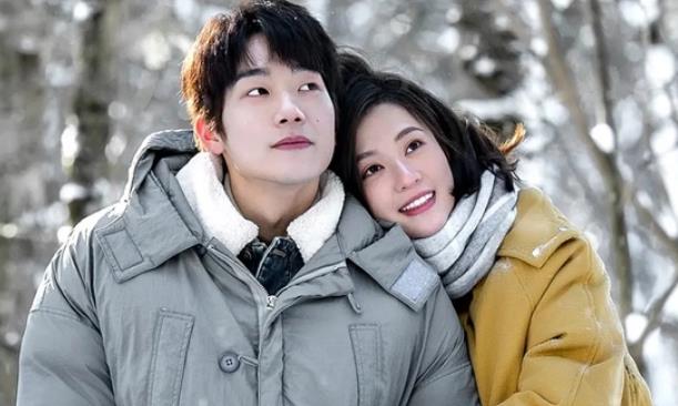 《在你的冬夜里闪耀》设定新颖有趣，乔欣马思超等表现出彩
