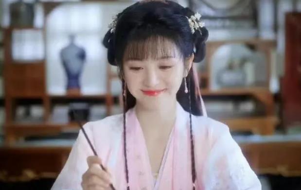 《卿卿日常》演技稍微落下风，与对手戏上就落下乘