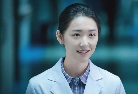 《促醒者》里的“潘小艾”可不简单，让人眼前一亮