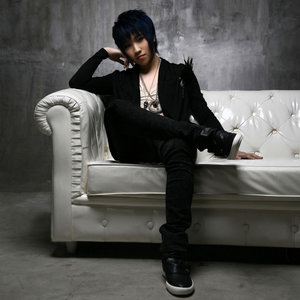 《犯贱》与《辞九门回忆》哪首更袅袅余音