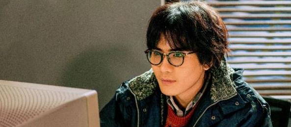 《风吹半夏》饰演苏国梁职场中奋勇向上、积极前行