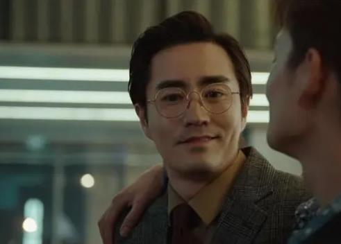 《纵有疾风起》有白鹦主动应聘，动机背景皆成谜