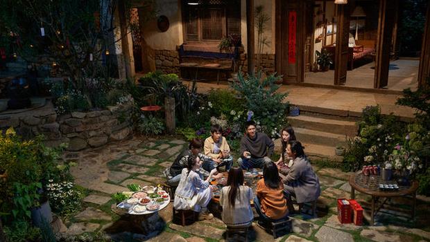 《去有风的地方》“追剧就吃王小卤”深入人心