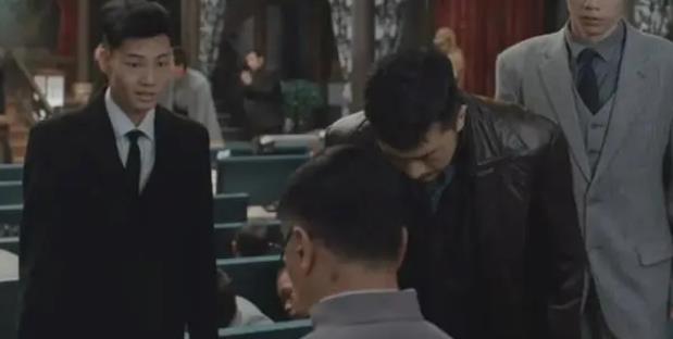 《薄冰》故事情节毫无逻辑，“神片”发布，