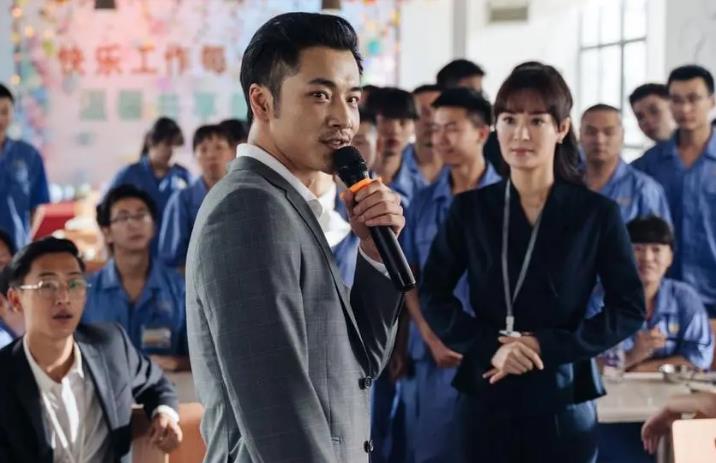 《奋进的旋律》两代人同奏一曲奋进旋律的故事