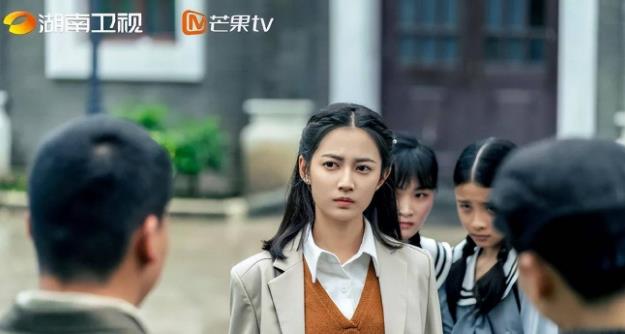 《薄冰》节奏飞快，高潮迭起，爱恨交织。