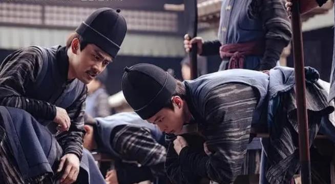 曲三更：《重生》中的关键角色