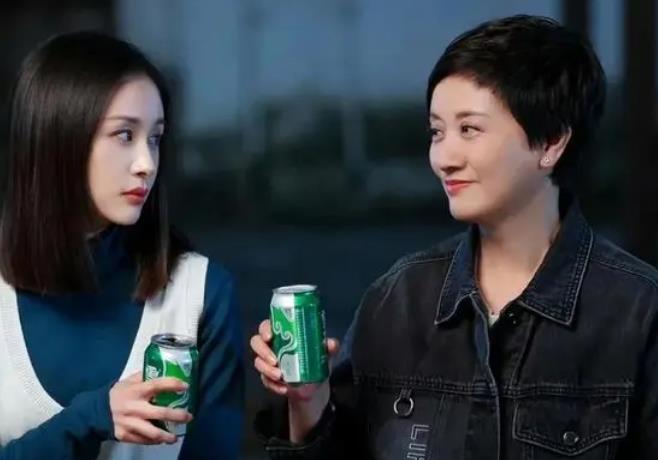 童年阴影，大龄合租，姜甜吴敬芳互相配合的逆袭故事