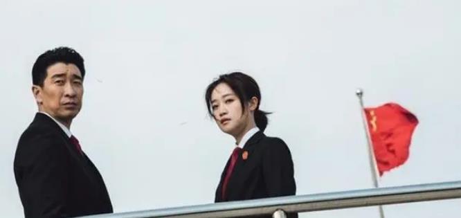 《宣判》嫌犯郑某表现得像一个嫌犯，但证据似乎不够充分