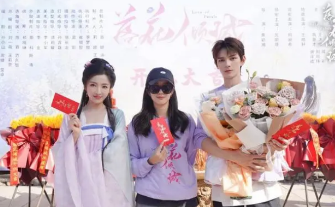 超越时间的爱情故事《落花倾城》引人期待，王皓轩特邀主演