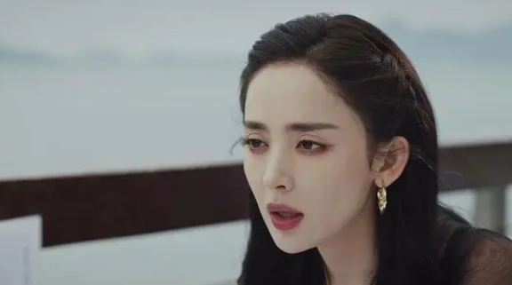 新剧《恋恋红尘》遭致命批评，剧情幼稚，演员表现失色