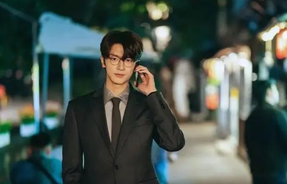 《脱轨》首更四集，观众上头不能自拔！