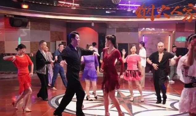 徐帆、马思纯主演的《烟火人家》引发观众热议