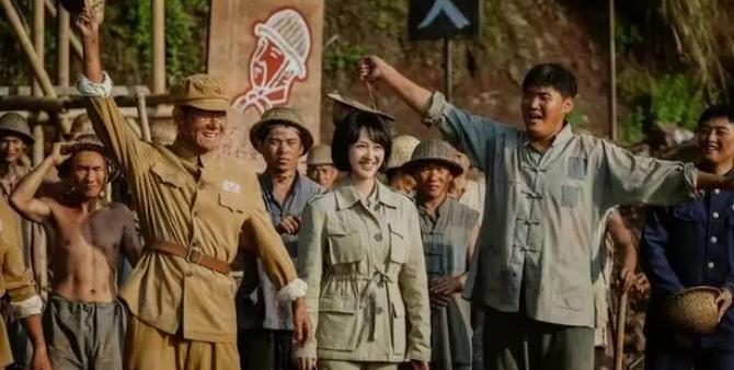 一众明星演绎《一路向前》：韦春红与罗向前的深情对决